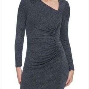 VINCE CAMUTO
Asymmetric V Neck Ruched Dress Navy NWT